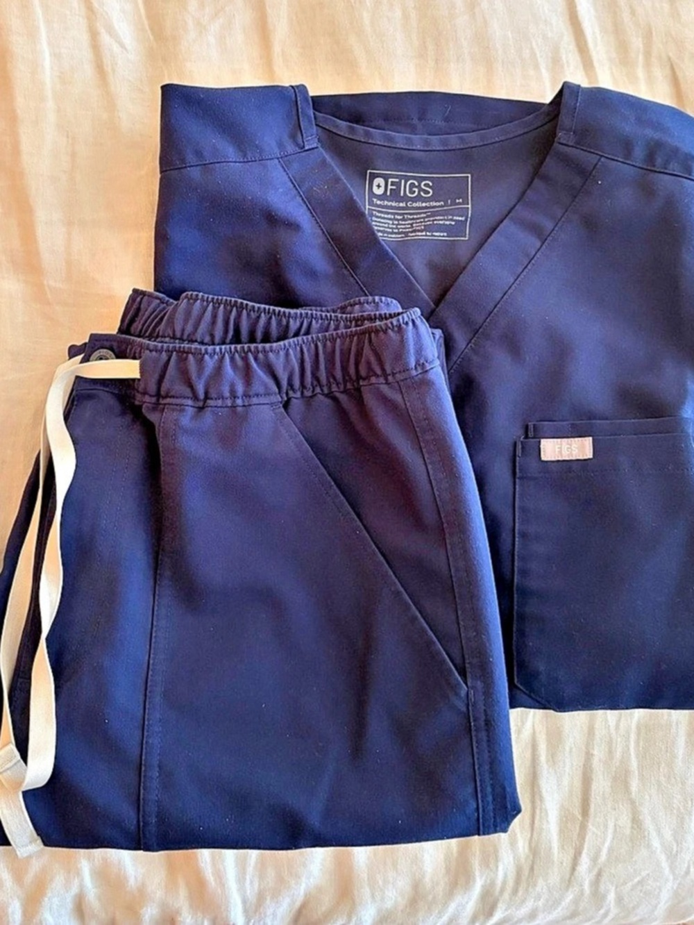FIGS Theresa V-Neck Top and Yola Skinny Scrub Pants Blue Medium